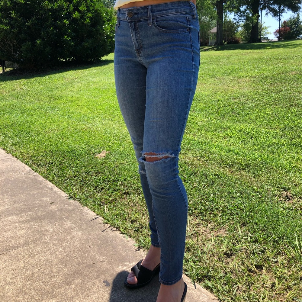 Old Navy Super Skinny Mid Rise Size 4 Jeans